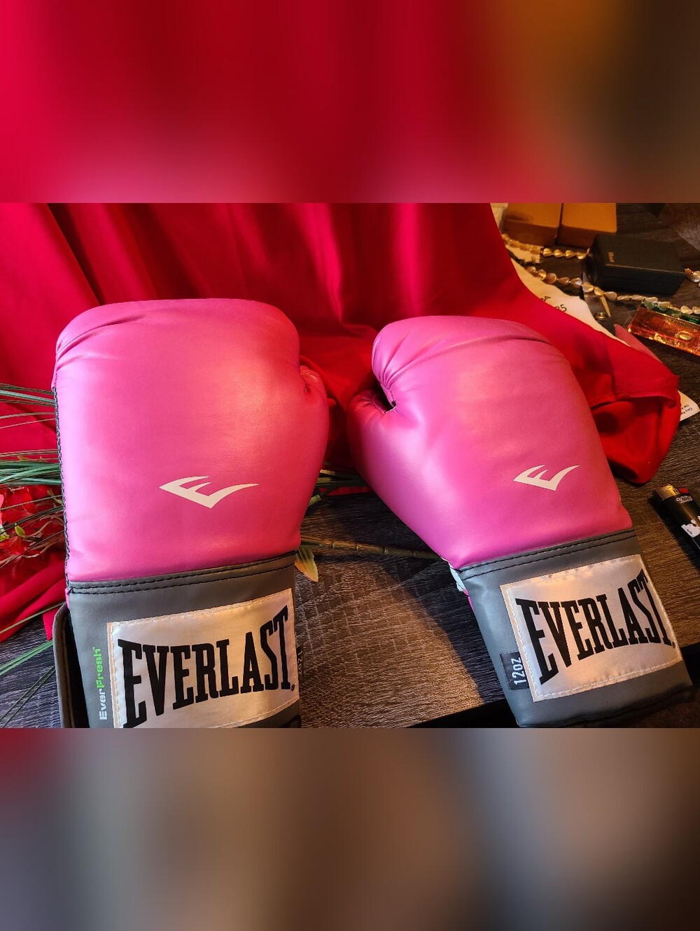 Everlast Pink Boxing Gloves - Women's Style